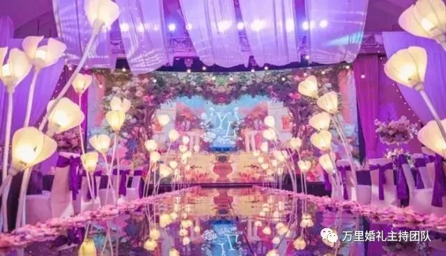 最新婚礼现场，爱的绽放与友情的见证盛宴