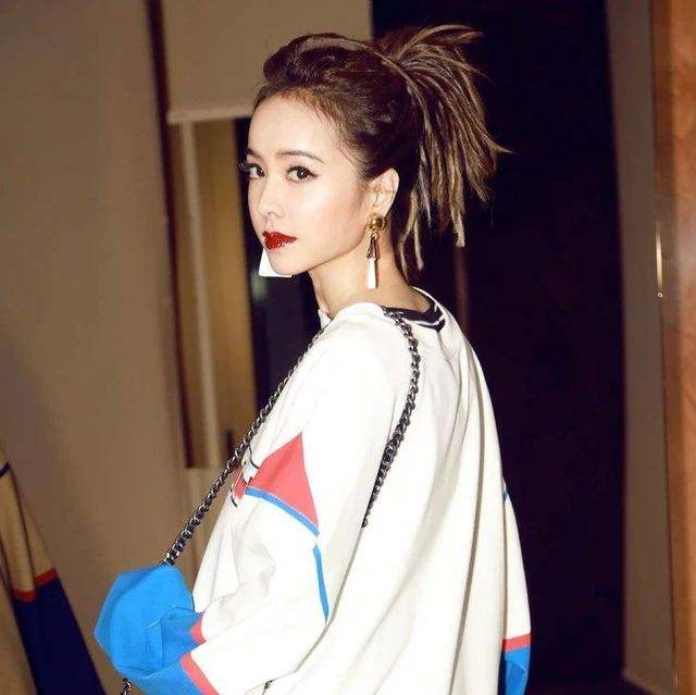蔡依林最新唯美壁纸，时尚潮流与数字艺术的完美融合