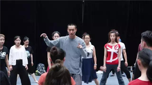 舞蹈演员傲月